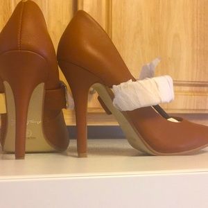 Brown high heel shoe